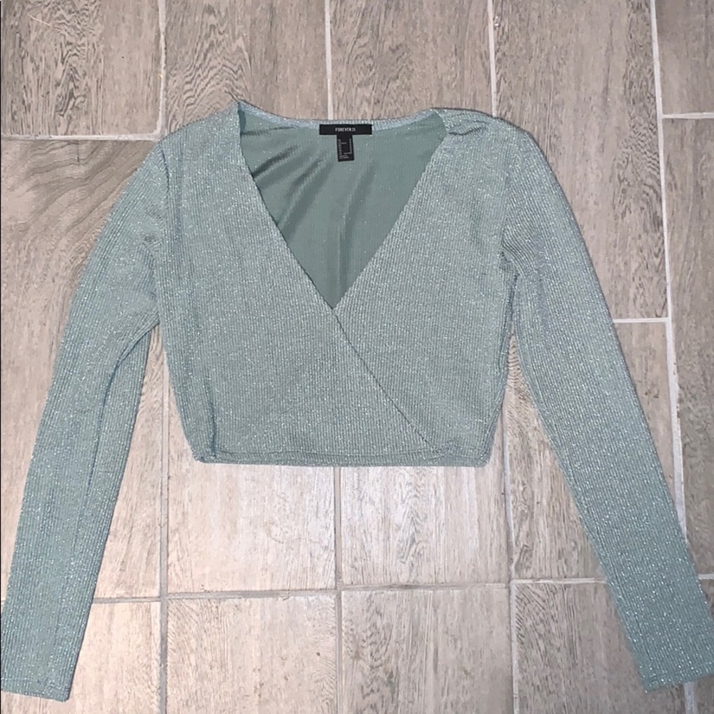 Sparkly long sleeve crop top!